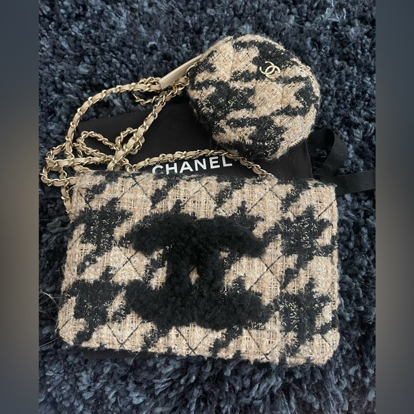 Chanel wallet on chain with pouch - Picture 3 of 12